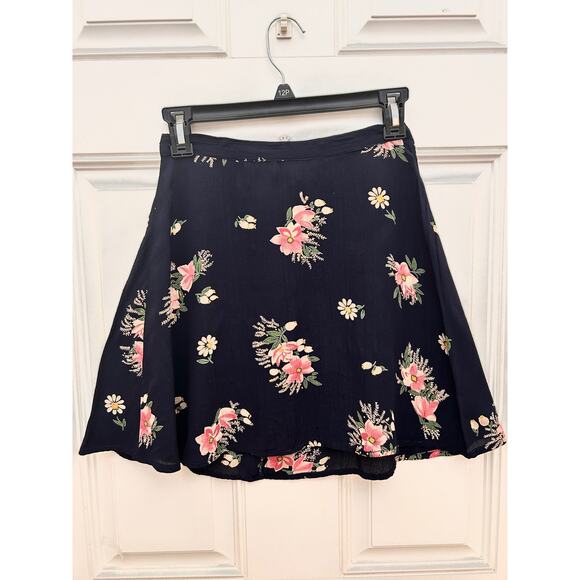 Free People Dresses & Skirts - Free People XS Mini Skirt Floral Print Deep Blue  Excellent Condition